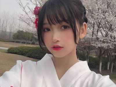 女生主动发照片该怎么评论显得高情商?插图 女生主动发照片该怎么评论显得高情商?插图
